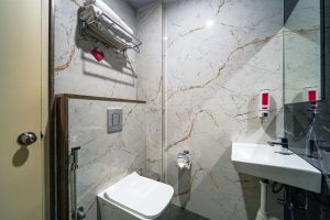 Deluxe room Restroom (8)