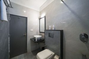 Deluxe room Restroom (9)