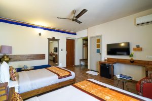 King Studio Twin bed (4)