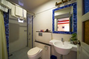 King Studio room Restroom (1)