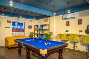 Lobby + game zone (2)