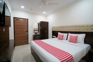 Standard King room (4)