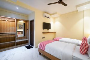 Standard Twin room (2)