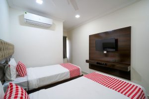 Standard Twin room (3)