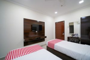 Standard Twin room (5)