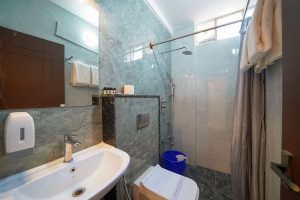 Standard Twin room (6)