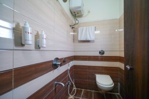 Standard Twin room (7)