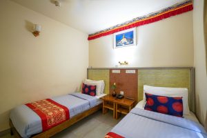 Superior Twin room (5)