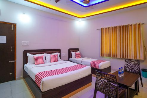 Deluxe room (2)