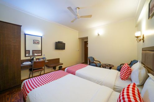 Twin room (4)