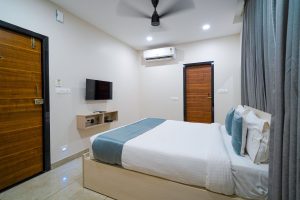 Deluxe Double room (2)