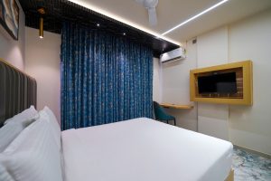 Deluxe room (2)