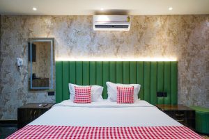 Jacuzzi Suite room (5)