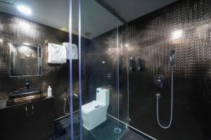 Jacuzzi Suite room (7)