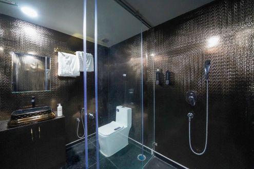 Jacuzzi Suite room (7)