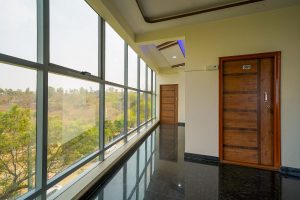 Room entrance (2)