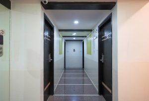 Room entrance (2)