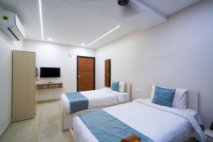 Twin room (2)