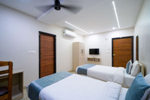 Twin room (3)