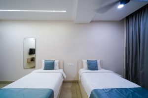Twin room (4)