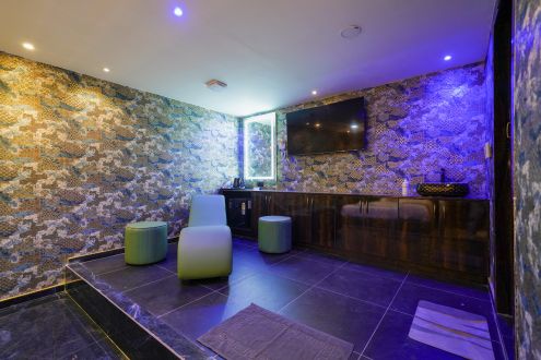 VIP Suite Room (4)
