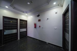 Room entrance (1)