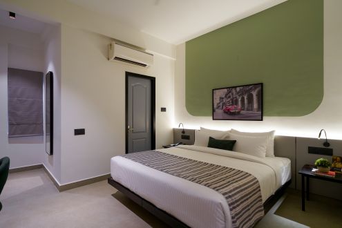 Deluxe room (2)